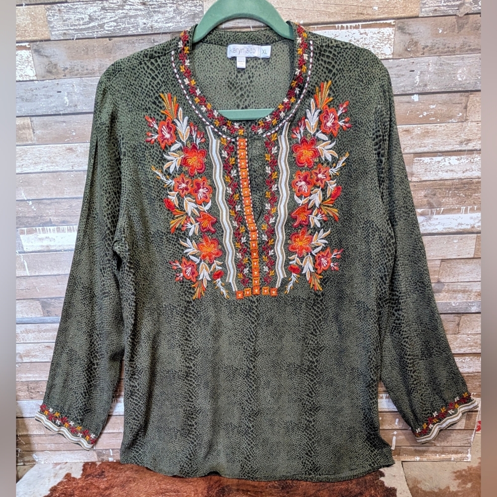 Karyn Seo Green Black Gator Print With Gorgeous Embroidered Floral Design